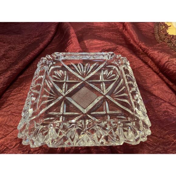 Heavy CUT GLASS Cigar Cigarette 6" X 6" ASHTRAY /trinket Tray - Picture 4 of 7